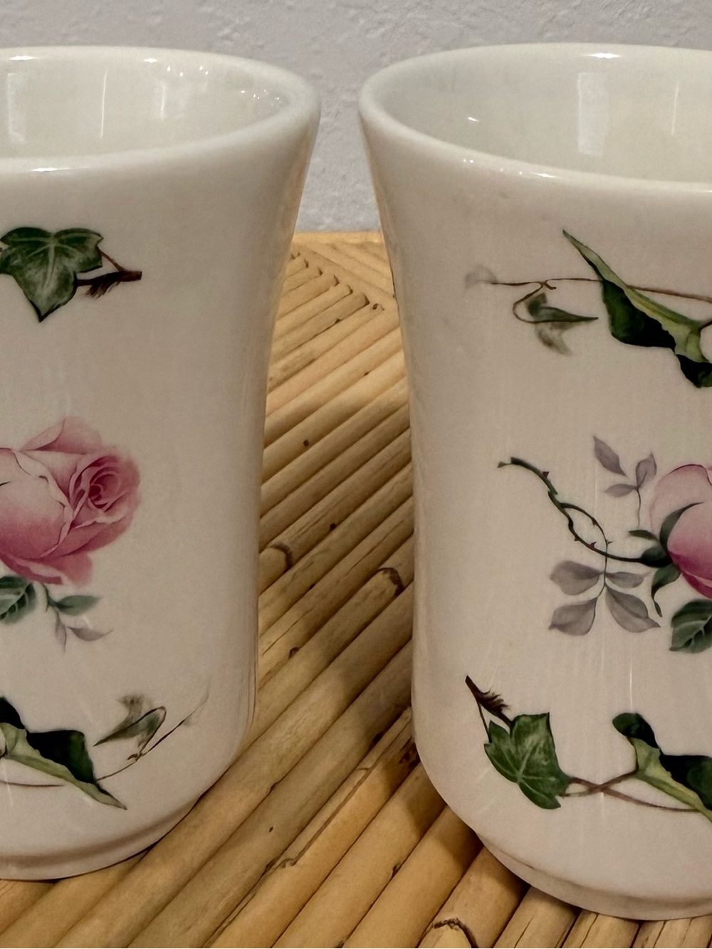 Set of 2  VTG Crownford Giftware Porcelain Bathroom Tumblers Pink Rose Green Ivy